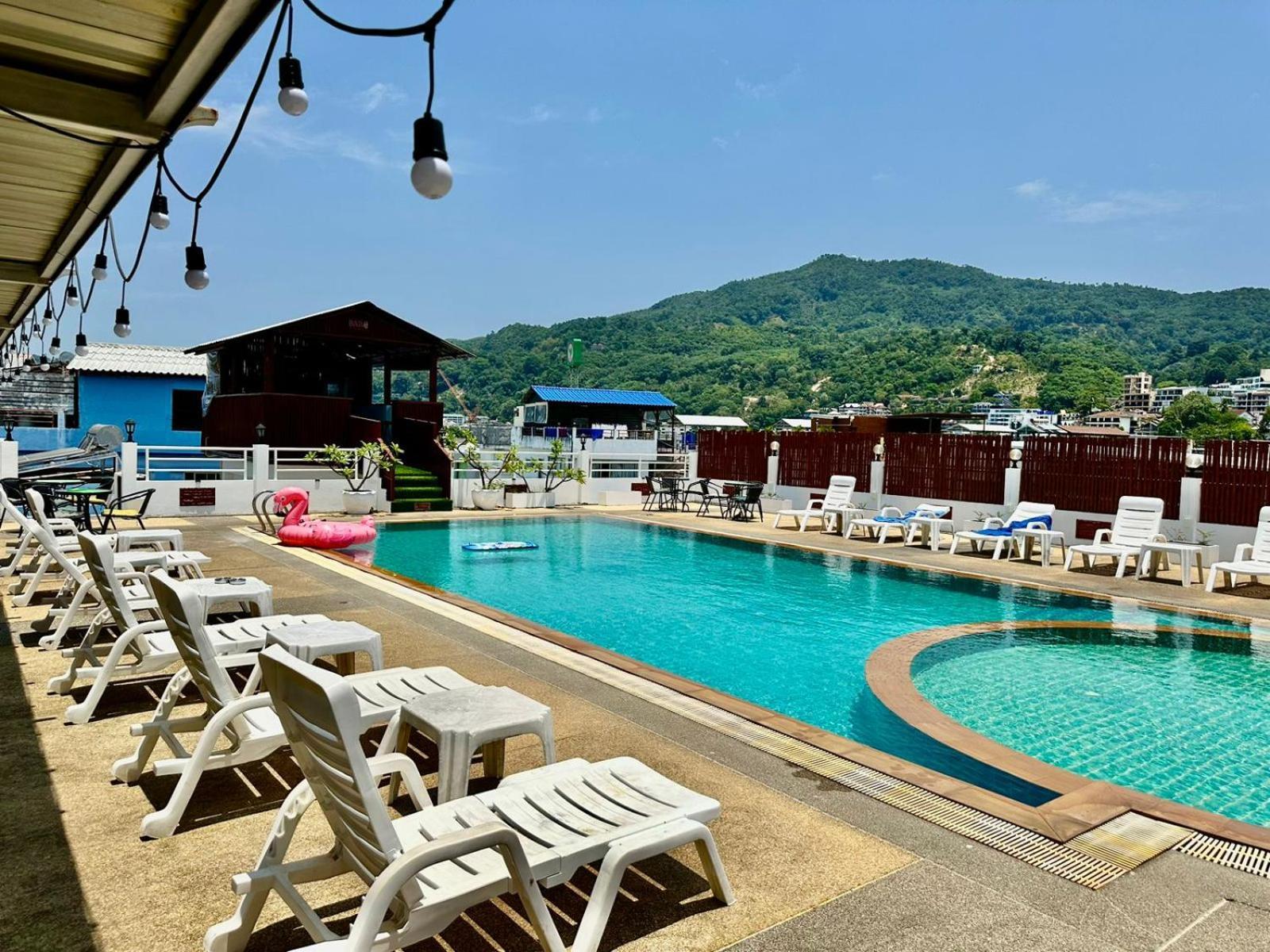Issara Patong Beach Екстериор снимка