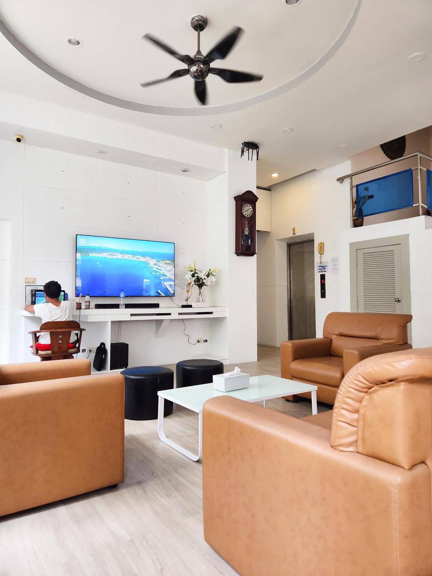 Issara Patong Beach Екстериор снимка